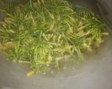 Foto langkah ke 1 dari resep Tumis Bunga Pepaya (Rahasia supaya tidak pahit).