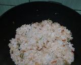 Foto langkah ke 4 dari resep Nasi goreng telur.