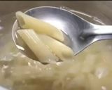 A picture of step 1 of Tomatoes Cheese pasta.