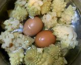 Foto del paso 1 de la receta: Romanescu con bechamel, queso y pesto