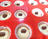 Foto del paso 3 de la receta: Muffins de yogurt de Vainilla rellenos de chocolate