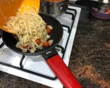 Foto del paso 7 de la receta: Espaguetis con setas champiñones y filete de atún