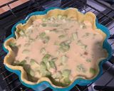 Une image de l'étape 10 de Tarte à la rhubarbe et crème de cassis (pâte brisée épeautre lait vanille).