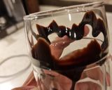 A picture of step 1 of Oreo Ice-Cream Milk Shake.