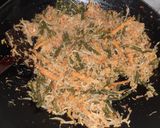 Foto langkah ke 3 dari resep Urab Sayur Pedas.