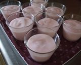 A picture of step 8 of Low-Calorie Fresh Strawberry Mousse.