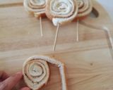 Gambar langkah 2 resipi Bread Lollipop.