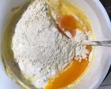 Klasszikus meggyes piskóta recept fázis 2 fotója