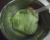 A picture of step 9 of Matcha Green Tea Macarons.