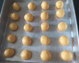 Foto langkah ke 3 dari resep Strawberry Thumbprint Cookies.