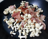A picture of step 2 of Spicy Spaghetti With Bacon And Mushroom.