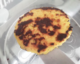 Foto del paso 7 de la receta: Arepas de plátano maduro con "queso" y huevo frito🍳