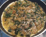 Foto del paso 6 de la receta: Tortilla de calabacín, espinacas, cebolla y especias