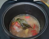Foto langkah ke 4 dari resep Nasi Liwet Kaldu Ayam.