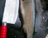 薑絲鱒魚湯的食譜步驟1照片