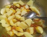 A picture of step 4 of Aloo matar with Chapati.