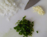 Foto del paso 3 de la receta: Tallarines en salsa Alfredo con camarones y espinacas