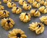 Foto langkah ke 2 dari resep Cookies 3 bahan, enak dan ekonomis.