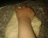 صورة لخطوة 2 من وصفة بيزا اقتصاديه ولذيذة 😮😯💕