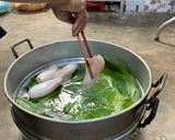 Hình bước làm 1 của món Lẩu hoa mực