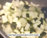 Une image de l'étape 3 de Tarte salée Courgettes, Saucisses et Pomme de terre, recette italienne.