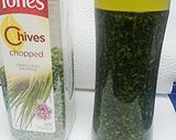 A picture of step 3 of Chives oil, homemade.