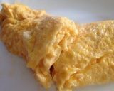 A picture of step 5 of Butter Scented Fluffy Omelettes.