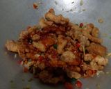 Foto langkah ke 5 dari resep Ayam Popcorn Pedas Manis.