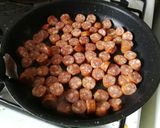 Leveses kelkáposzta grillkolbásszal recept fázis 2 fotója