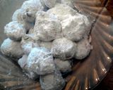 A picture of step 11 of fried banana snowballs * christmas winter *.