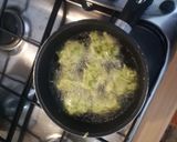Foto del passaggio 4 della ricetta Frittelle di zucchine