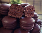 Foto del paso 8 de la receta: Alfajores súper chocolatosos