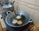 Foto langkah ke 4 dari resep Kembang Goyang Kampung.