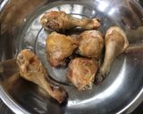 Foto langkah ke 2 dari resep Ayam kukus jamur.