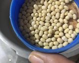A picture of step 1 of Broken rice Upma.