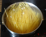 Foto del paso 3 de la receta: Espaguetti con salsa napolitana