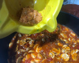Foto del paso 5 de la receta: Fricandó de filete de cerdo con timbal de patata hervida