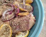 Une image de l'étape 2 de Poulet au Citron, Zaatar de Yotam Ottolenghi.
