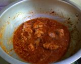 A picture of step 8 of Karahi style alu matr chicken ka salen.