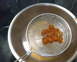 A picture of step 3 of Tiger Stripe Brown Sugar Milk with Pearls.