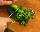A picture of step 1 of Scallion Oil.