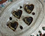A picture of step 6 of Eggless Cake tarts with chocolate and walnuts.