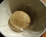 A picture of step 2 of Schwäbisch Zwiebelkuchen (Southern German Onion Tart).