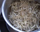 A picture of step 2 of Macrobiotic Kiriboshi Shredded Daikon Tea.