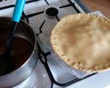 A picture of step 7 of Vickys Caramel Apple Pie, GF DF EF SF NF.