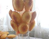 Foto langkah ke 6 dari resep Vanilla Madeleines.