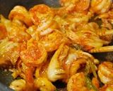 A picture of step 4 of Crispy Fried Shrimp with Egg Kimchi.