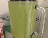 A picture of step 5 of Green Smoothie for Dieters.