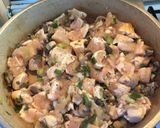 Foto del paso 2 de la receta: Pollo, crema, champi, papa