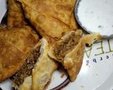 A picture of step 3 of Qeemay k samosay.